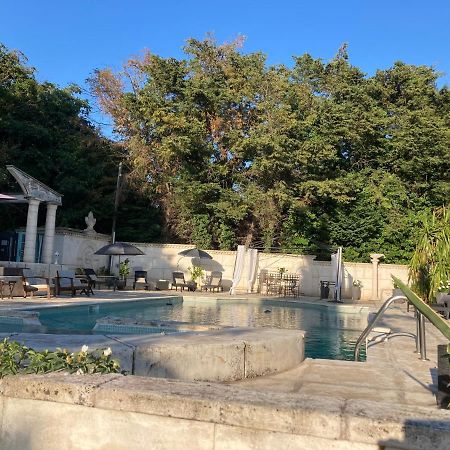 Gite Encore Un Soir Hyeres Exterior photo