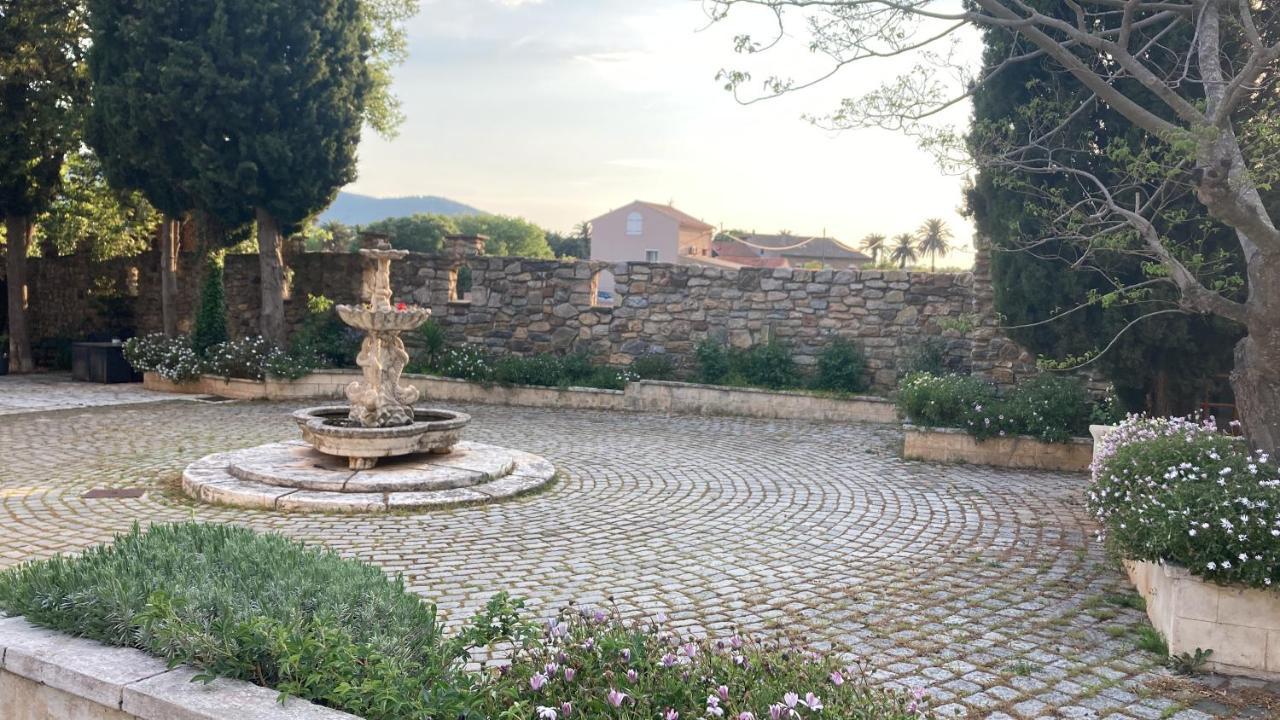 Gite Encore Un Soir Hyeres Exterior photo